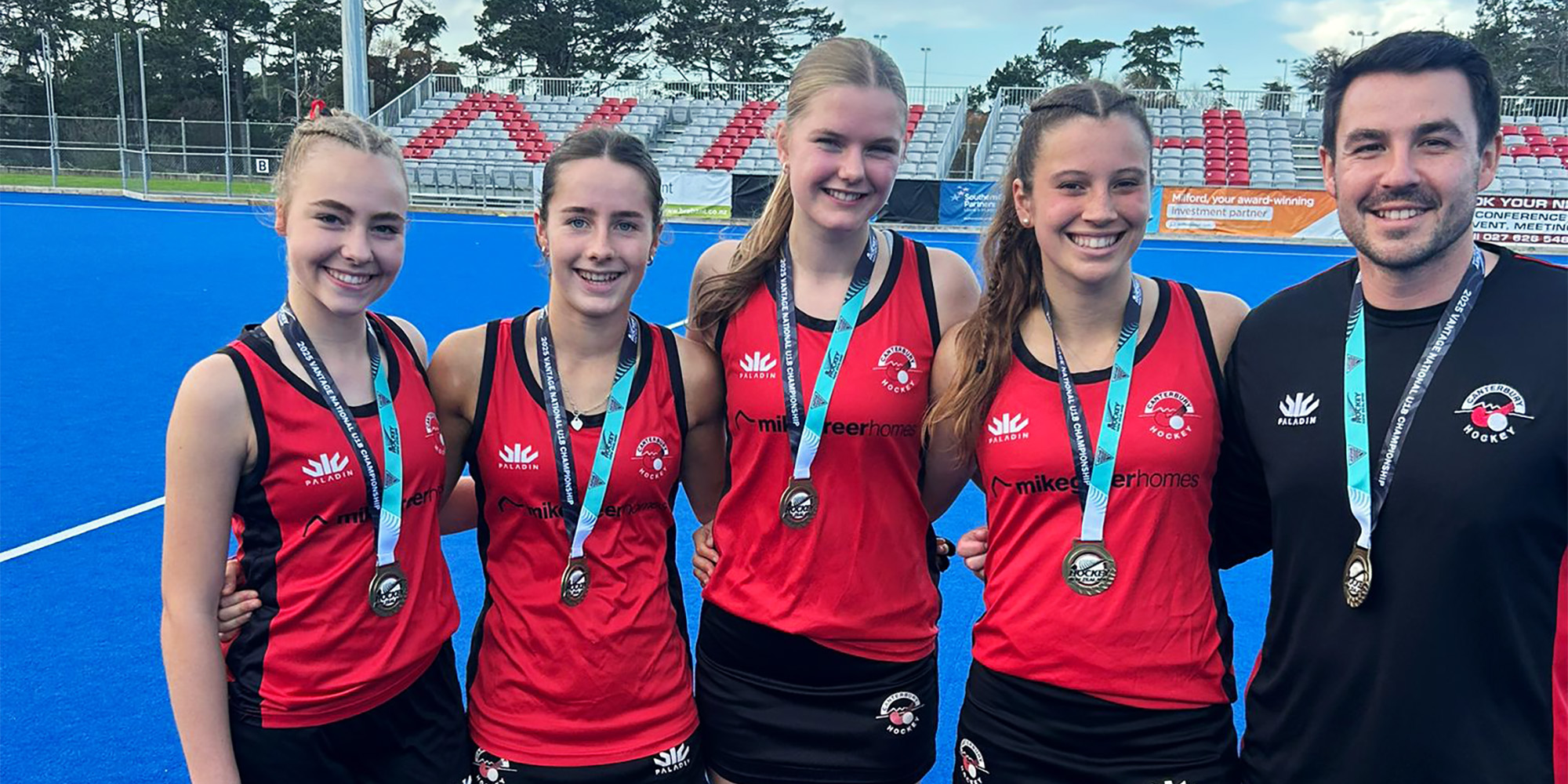 250718 Hockey Girls
