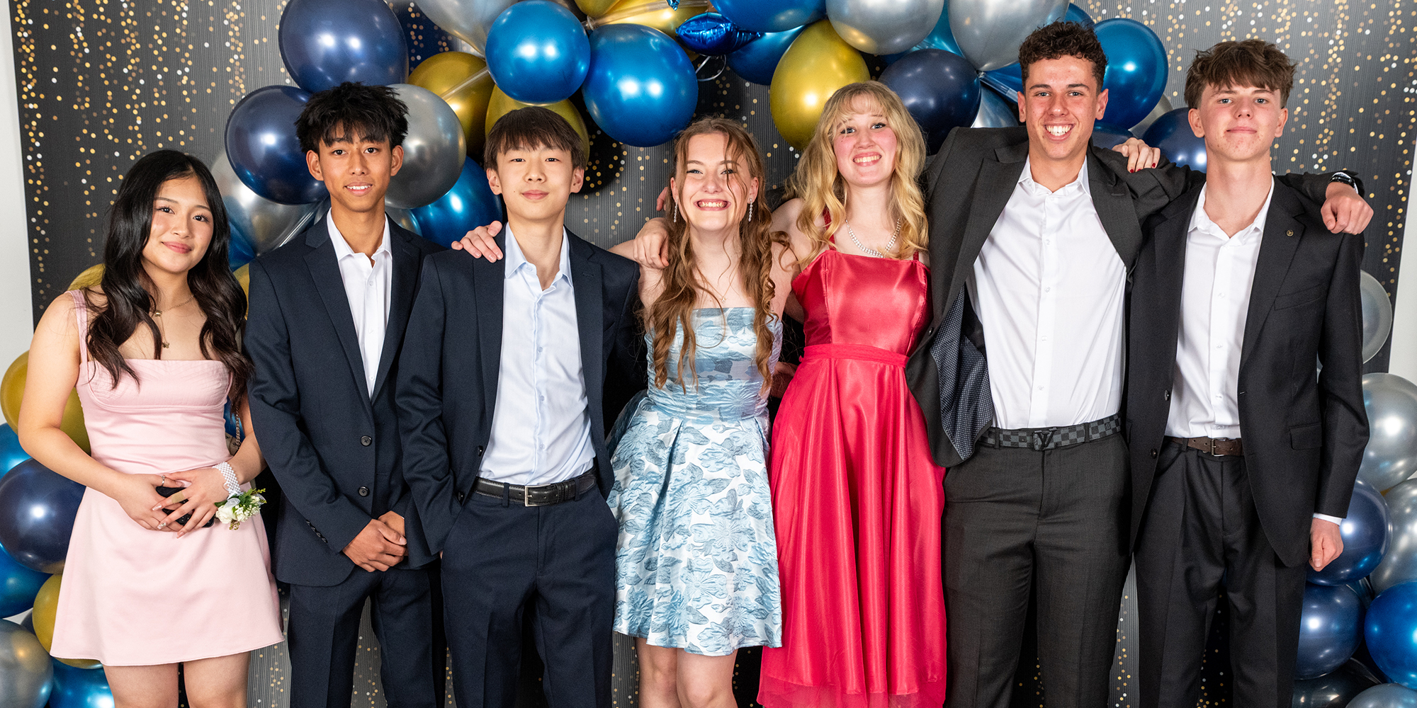 260619 Semi formal DSC 9402