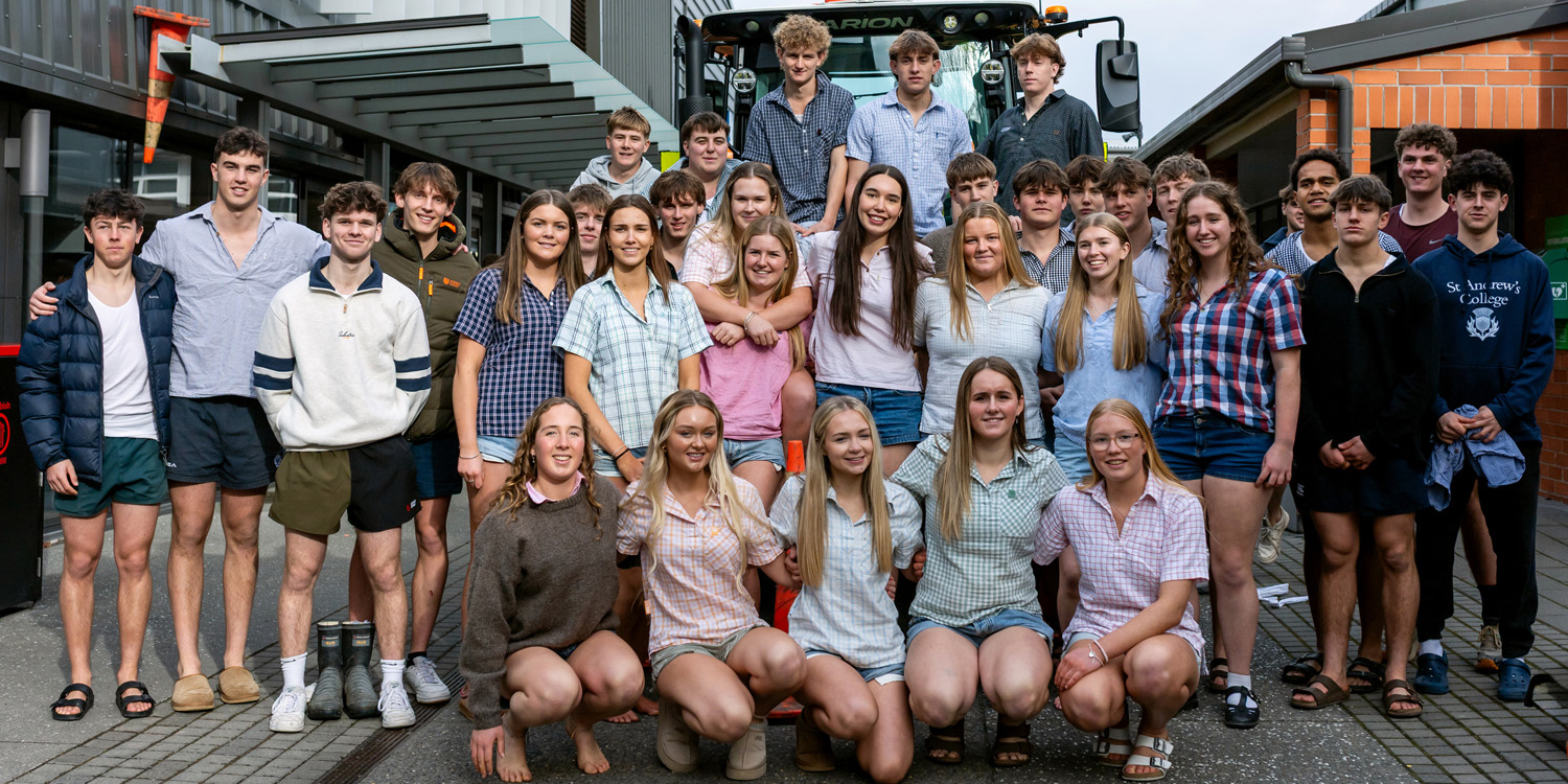 260807 Boarders Assembly